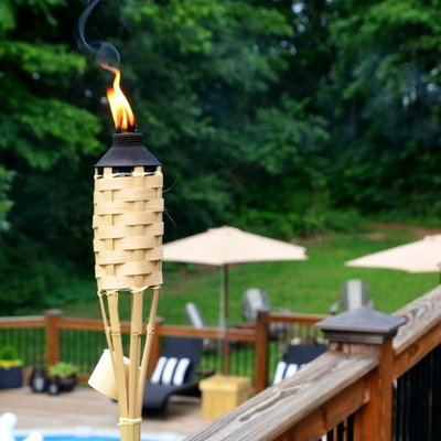 partido de bambú de Tiki Torches For Garden Lighting Luau de la antorcha hecha a mano de bambú natural del 180cm