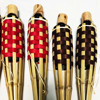 Botes de bambú del aceite del metal de la decoración el 115cm Tiki Torches With Flickering Flame del jardín
