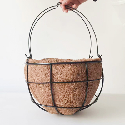 Cesta del plantador de la ejecución del metal de la decoración del jardín con el trazador de líneas de los Cocos del bonote de los Cocos