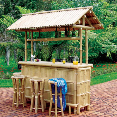 Bar al aire libre en el patio del Tiki Bar, juego de bambú, Tiki Bar Islander